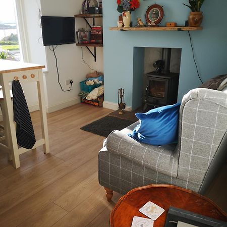Beside The Bay Apartment Millport Room photo