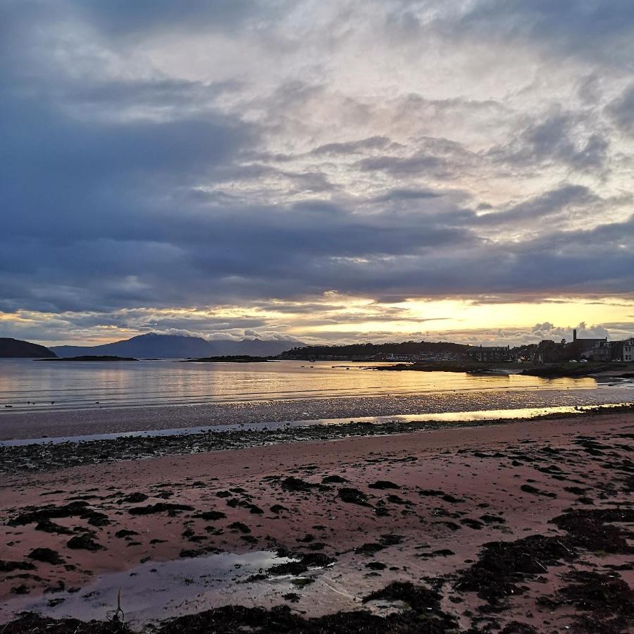Beside The Bay Apartment Millport Exterior photo